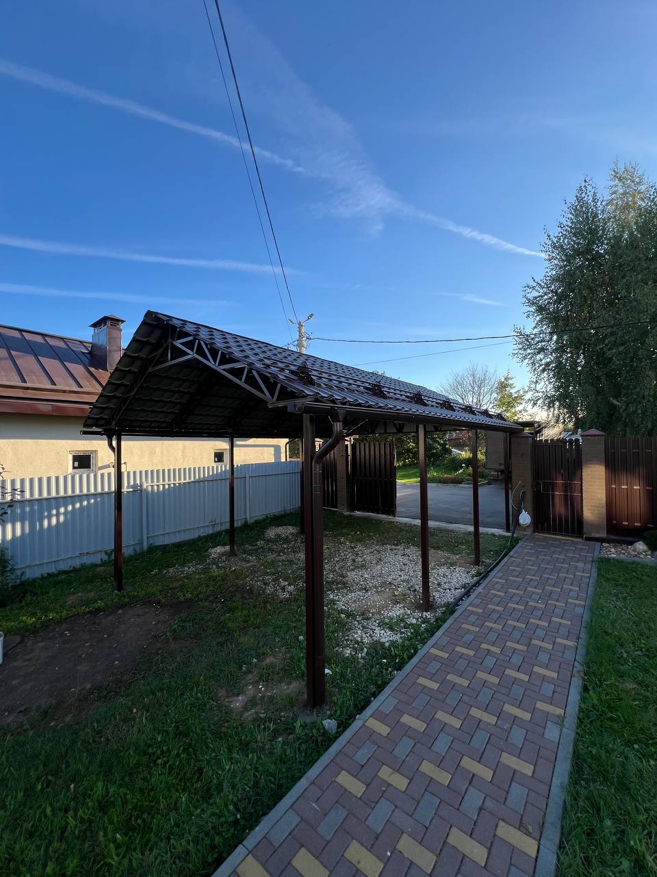 Двускатный навес для авто